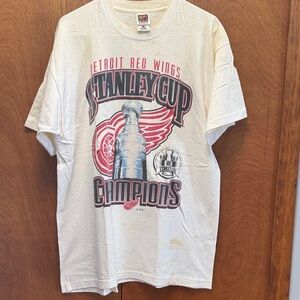 Vintage Detroit Red Wings 1997 Stanley Cup Champions Tee